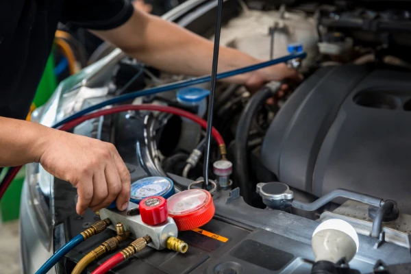 Professional semi truck mechanic in Simpsonville, SC Professional semi truck mechanic in Simpsonville, SC